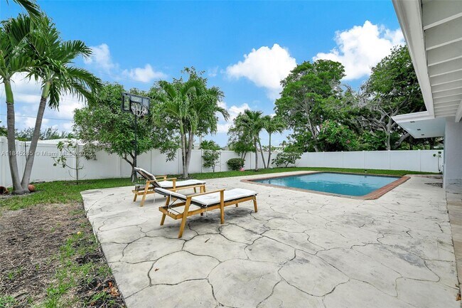Foto del edificio - 2432 SE 13th St