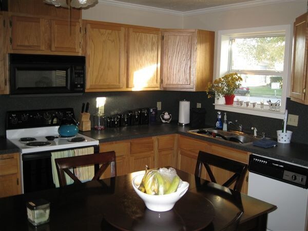 Building Photo - 3 br, 2 bath Duplex - A&R Duplexes - Sprin...