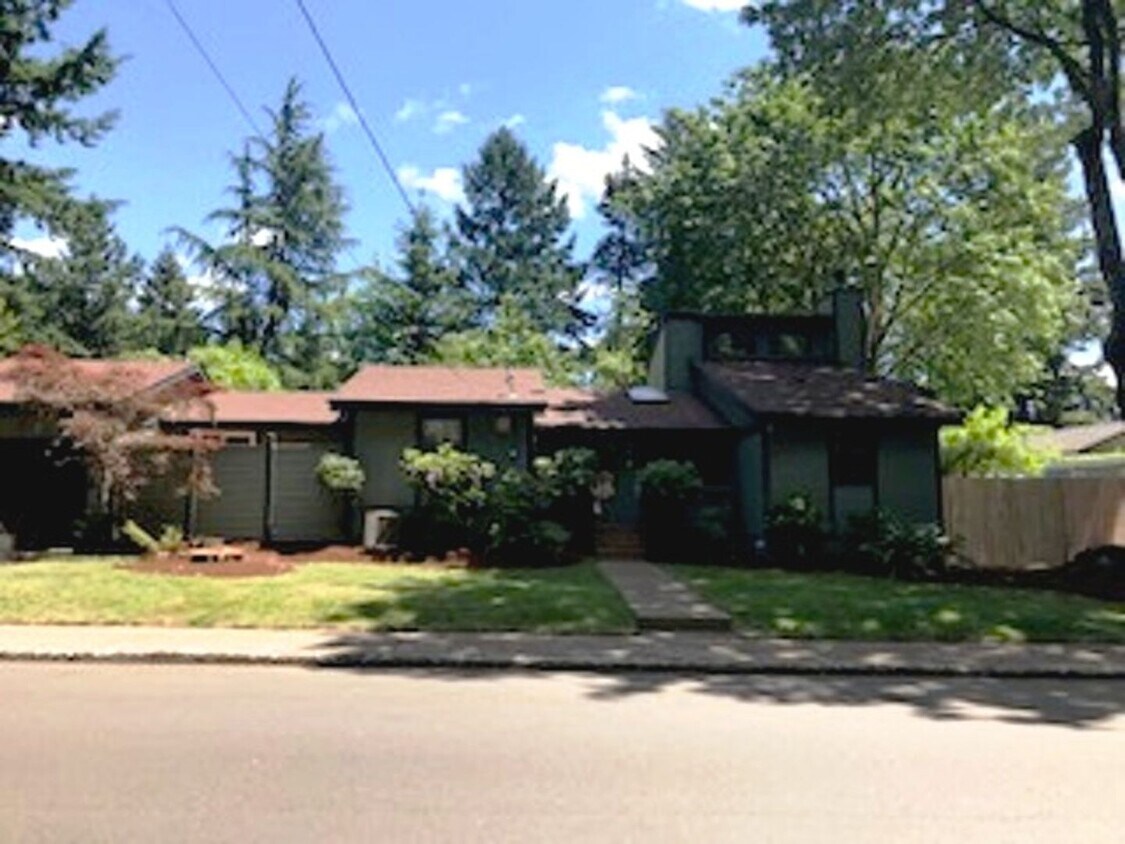 Primary Photo - 3Bd/2Ba Single Story Home-Available soon!