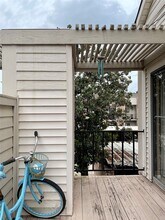 Building Photo - 10130 Waterstone Dr