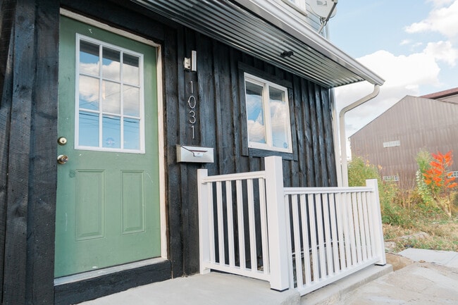 Building Photo - Available August - Check out this beautiful 2 bedroom w/ city views!