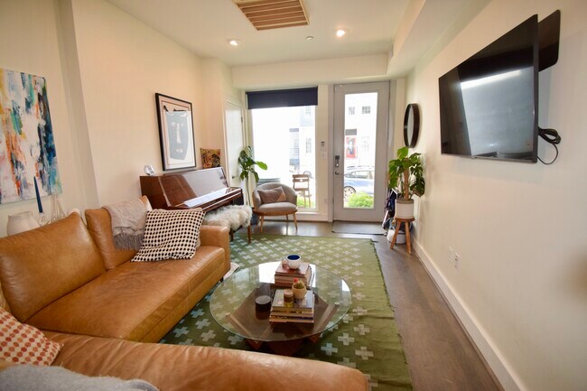 Foto del edificio - 415 Richardson Pl NW