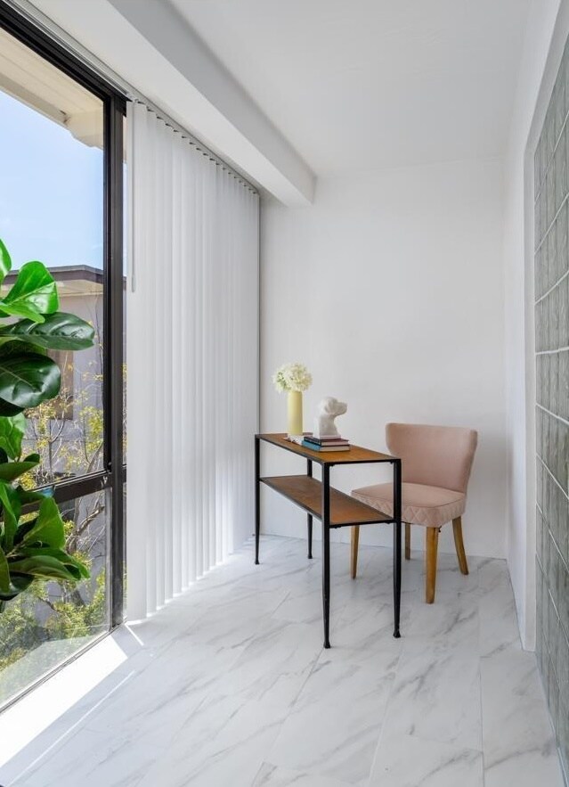 Foto del edificio - 6 Commodore Dr