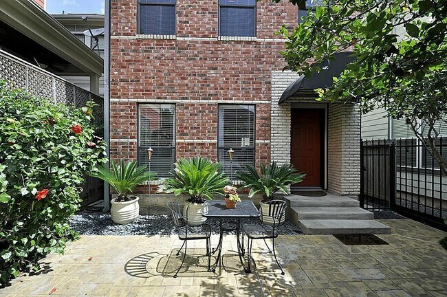 Foto del edificio - 543 W 16th St