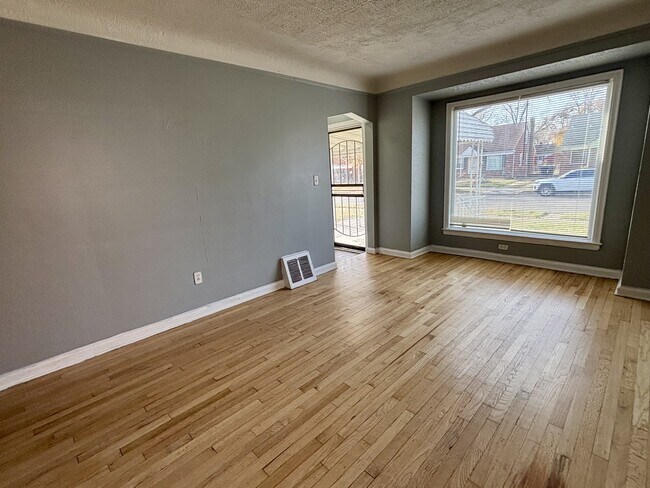 Foto del edificio - 20300 Gilchrist St