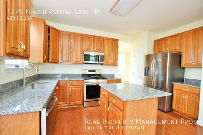 Building Photo - 1226 Featherstone Ln NE
