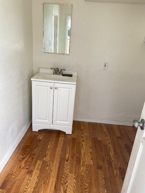 Foto del edificio - 15426 Monte St