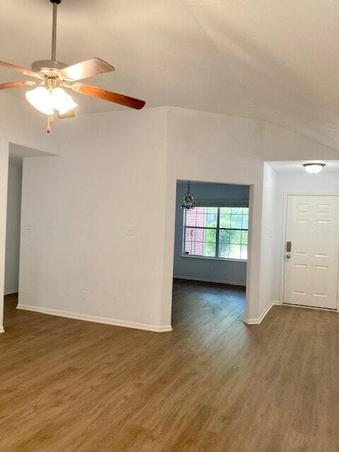 Foto del edificio - 1515 Thornhollow Dr