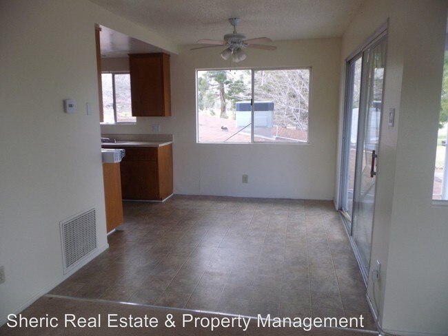 Building Photo - 55130 Airlane Dr
