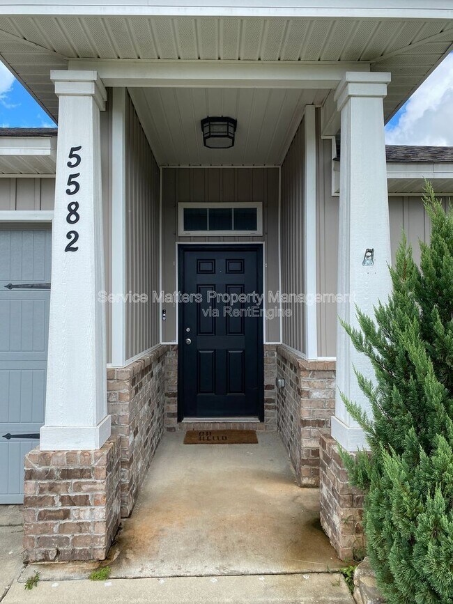 Foto del edificio - 5582 Peach Dr