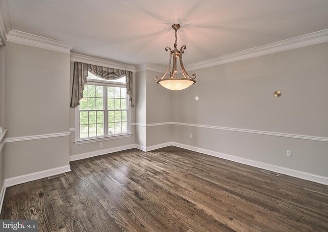 Building Photo - 5856 Hickory Hollow Ln