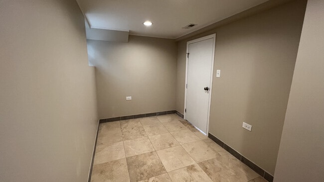 Foto del edificio - 120 N LeClaire Ave