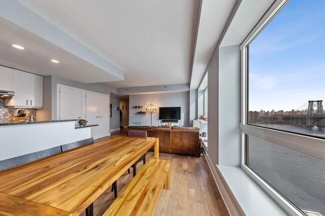 Building Photo - 2 bedroom in BROOKLYN NY 11249