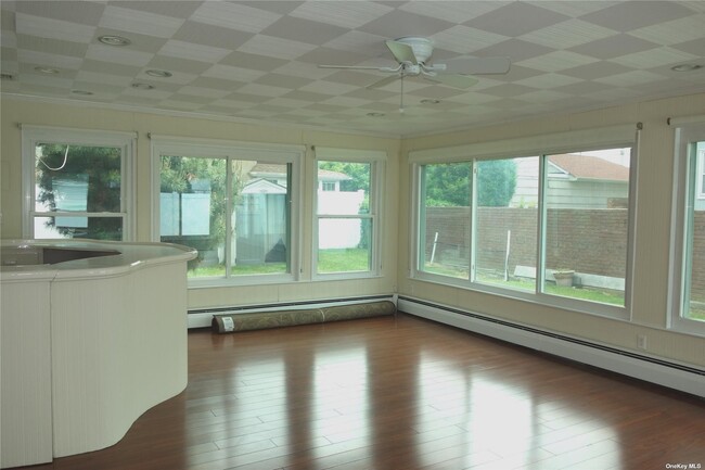 Building Photo - 41 Cayuga Ave