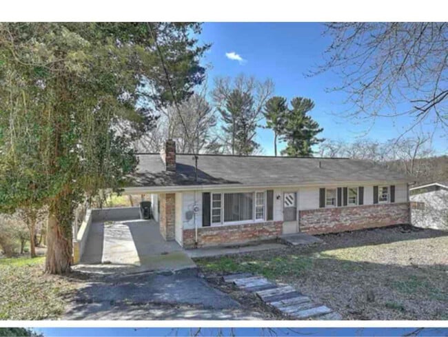 Building Photo - 261 Cheyenne Rd