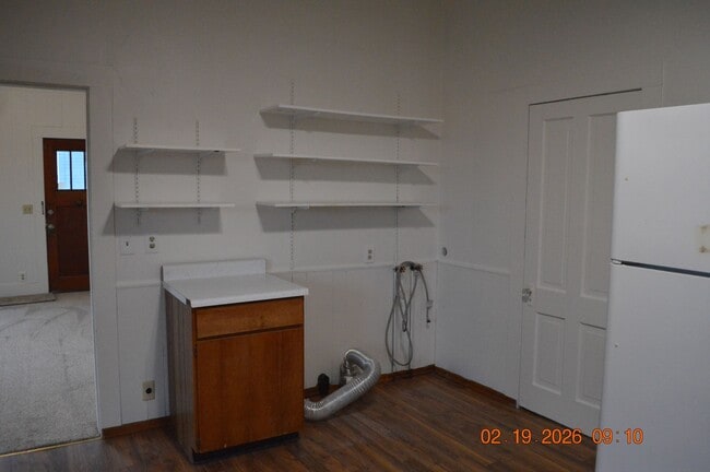 Building Photo - 330 SW Bryant St