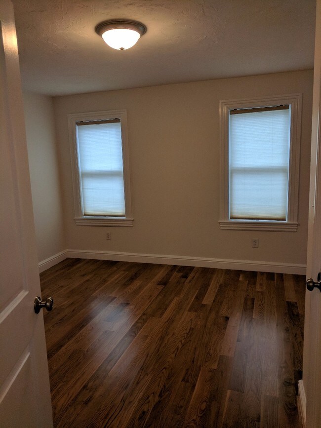 Foto del edificio - 617 E 2nd St