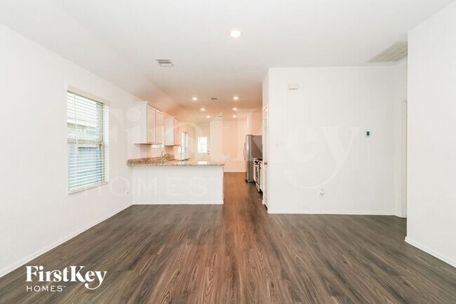 Foto del edificio - 18455 Summit Ranch Dr