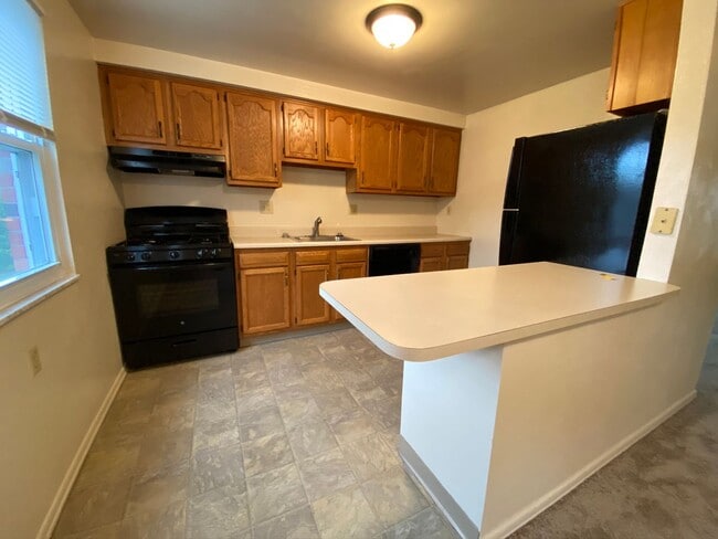 Building Photo - Wonderful 2BR Townhome in Plum! Central A/...