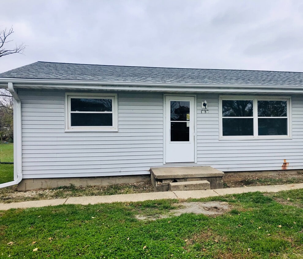 Primary Photo - 146-148 Fauber Ln