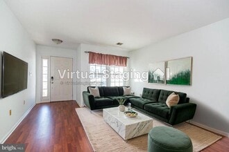 Building Photo - 3 Glen Meadow Ct