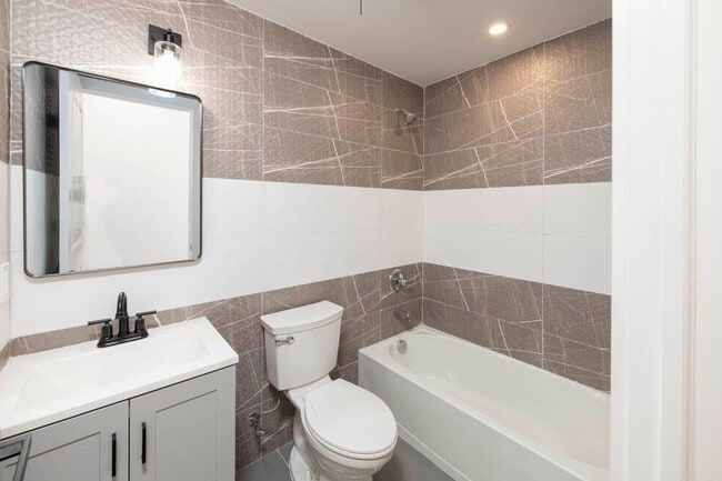 Building Photo - 125 Broughton Ave