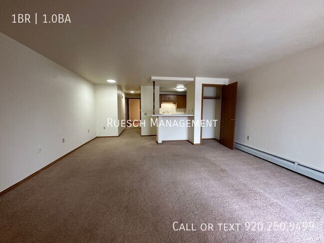 Building Photo - Spacious 1 Bedroom 1 Bath Lower Apartment ...