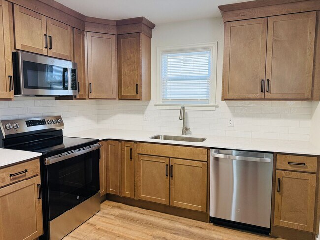 Foto del edificio - Freshly Remodeled with Garage and Yard