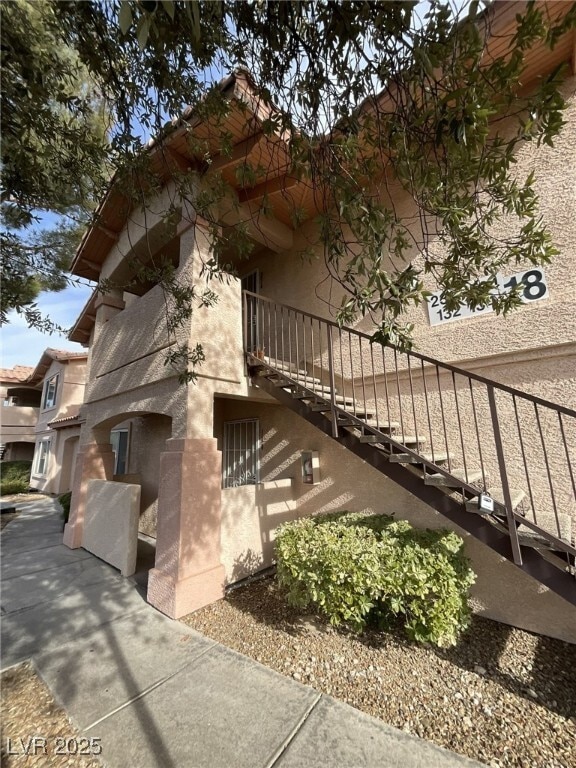 Building Photo - 350 S Durango Dr