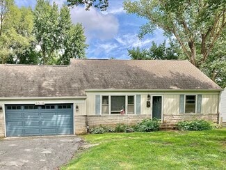 Building Photo - 6309 Maple Dr