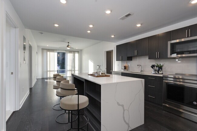 Staged photo - 3116 W End Cir