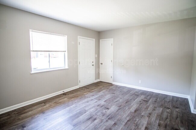 Building Photo - 108 Louella Dr