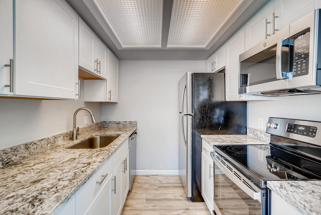 Foto principal - 1342 S Cathay Ct