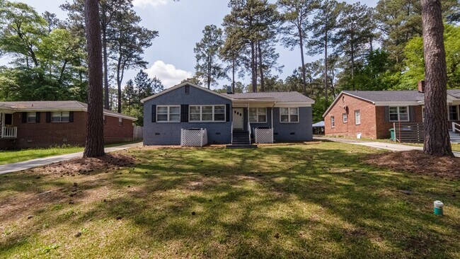 Building Photo - Solid brick duplex located in Forest Acres