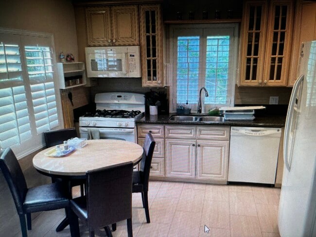 Building Photo - 5345 Quakertown Ave