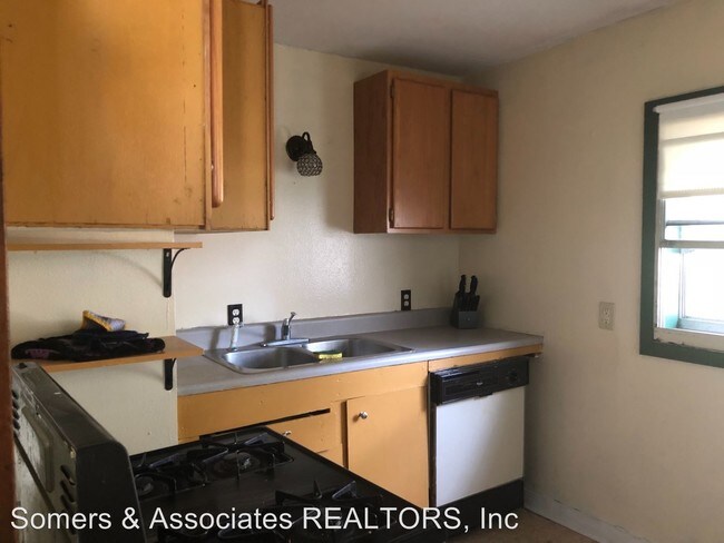 Building Photo - 3 br, 1.5 bath House - 1526 Eielson St