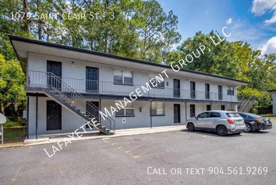 Primary Photo - 1079 St Clair St