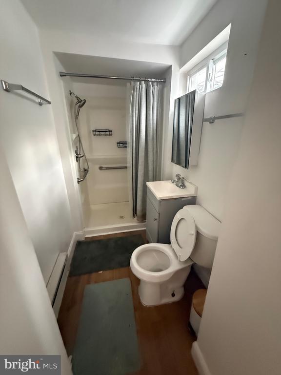 Foto del edificio - 600 E Girard Ave