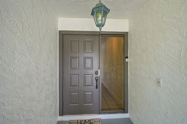 Foto del edificio - 1800 Primrose Ln