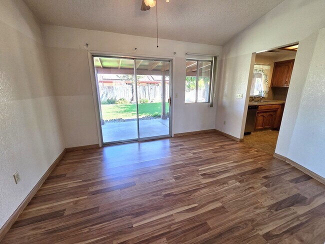 Foto del edificio - Beautiful 3 Bedroom 2 Bath Home in Gated Community