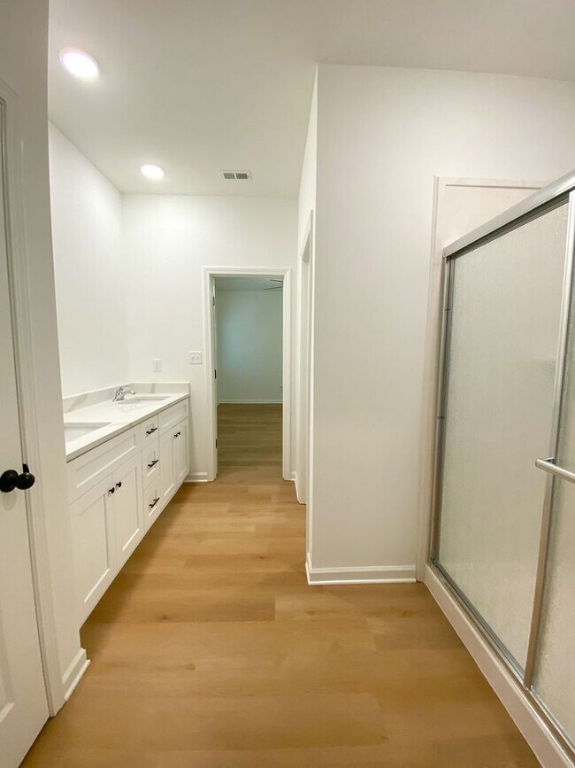 Foto del edificio - 4 bedroom, 2 bath in Brighton TN built in ...