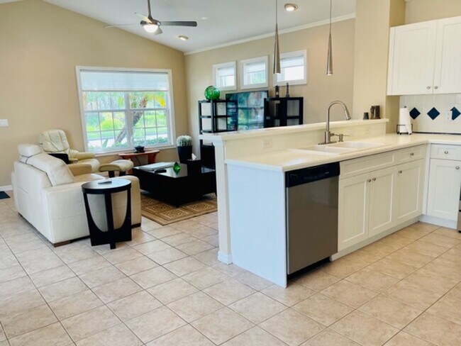 Building Photo - Move - in Ready, 2 Bedroom 2 Bathroom home...