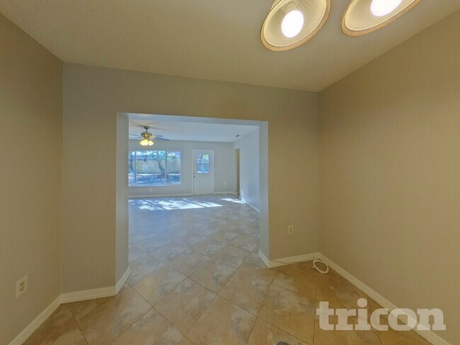 Foto del edificio - 3133 Swan Ln