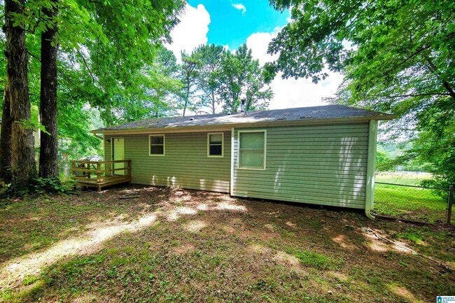 Building Photo - 7823 Happy Hollow Rd