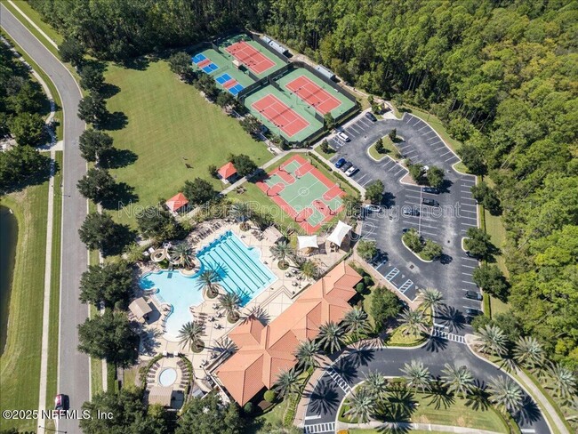 Building Photo - 145 Woodfield Ln