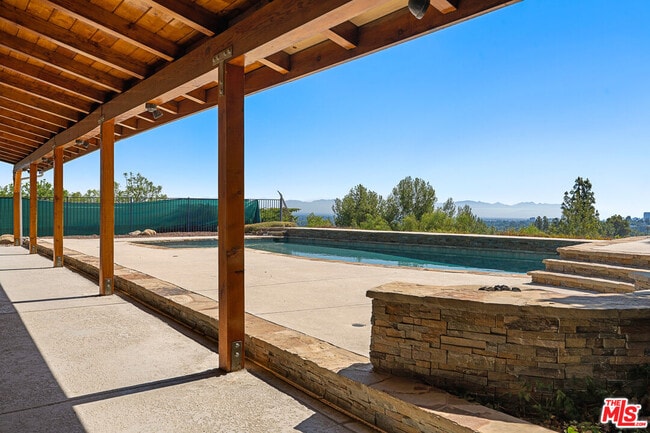 Building Photo - 6040 Pat Ave