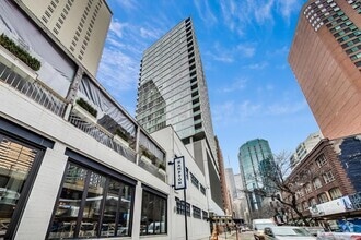 Building Photo - 550 N St Clair St
