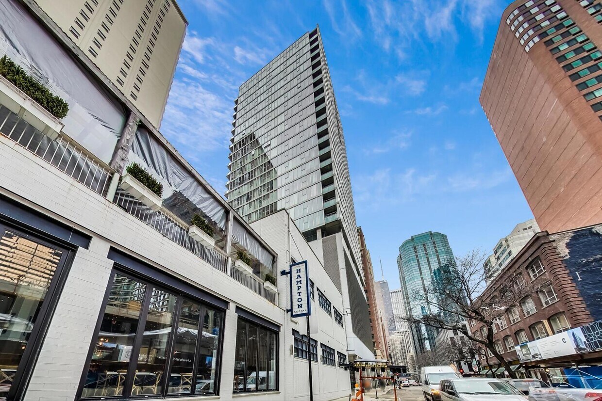 Foto principal - 550 N St Clair St