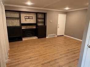 Building Photo - 5396 S Willow Ln