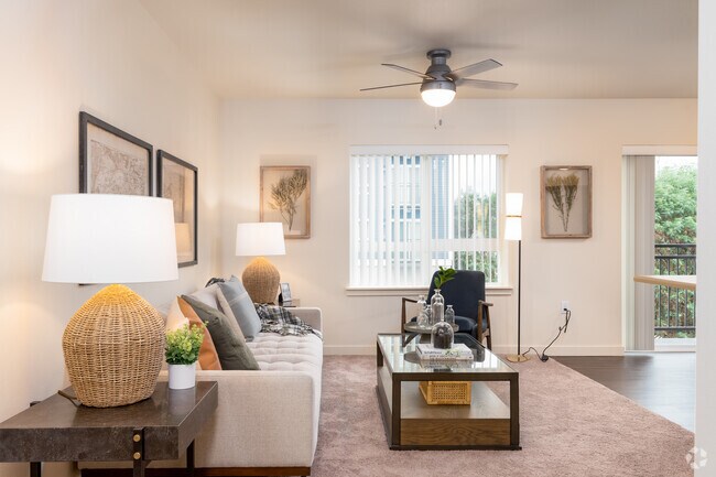 1 dormitorio, 1 habitación - 584-619 pies cuadrados - Traditions at Federal Way Senior Living